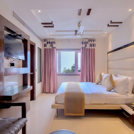 Empire Suites, New Delhi Ngoại thất bức ảnh