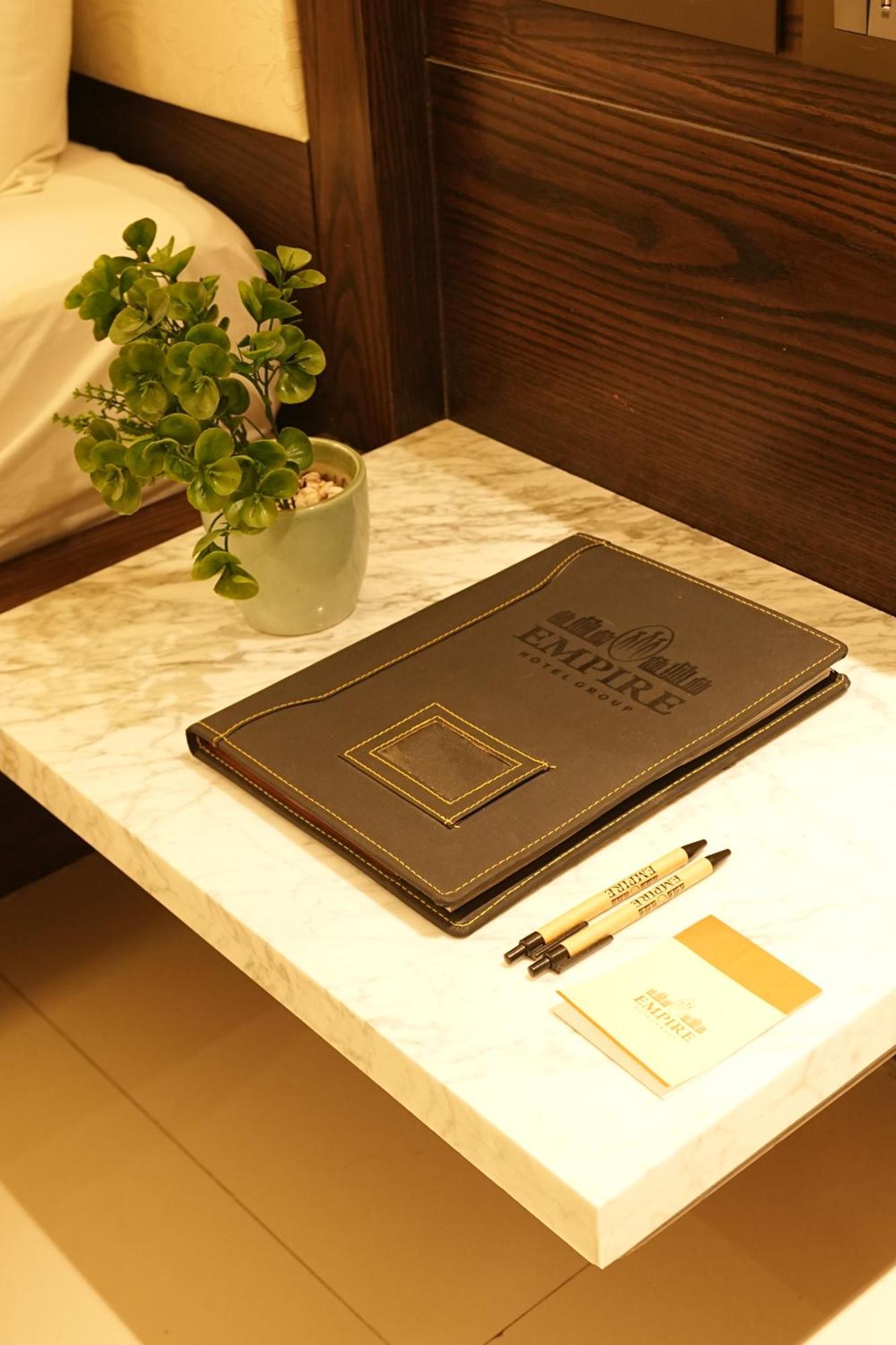 Empire Suites, New Delhi Ngoại thất bức ảnh