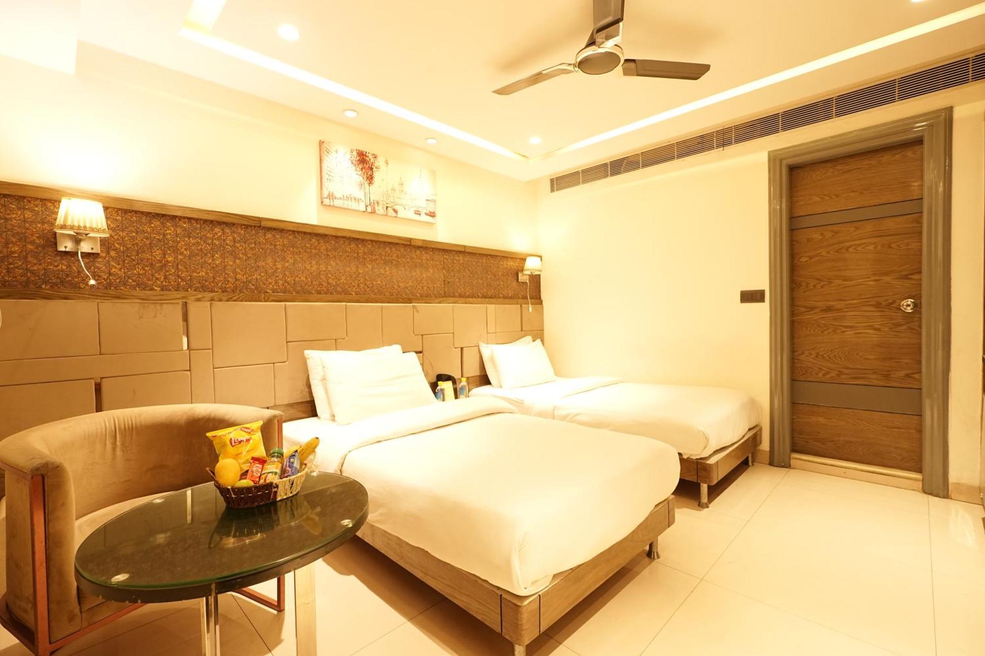Empire Suites, New Delhi Ngoại thất bức ảnh