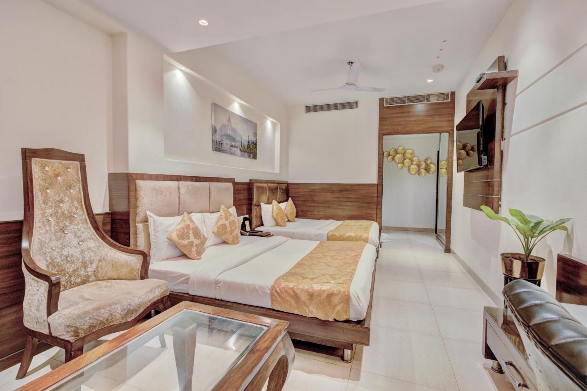 Empire Suites, New Delhi Ngoại thất bức ảnh