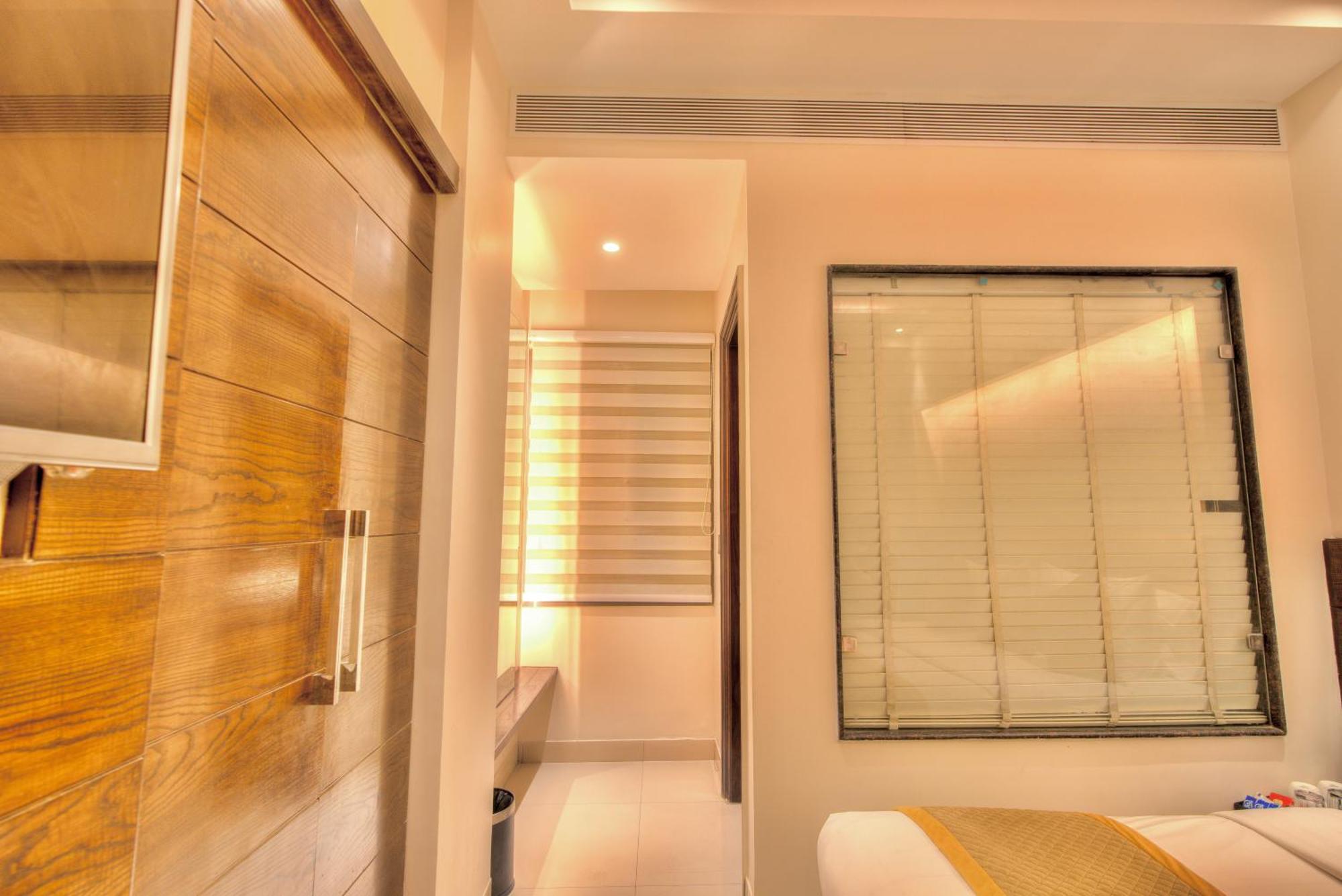 Empire Suites, New Delhi Ngoại thất bức ảnh